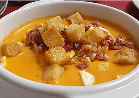 Imagen secundaria 1 - La carta de Venta Cueva del Gato se basa en la cocina tradicional serrana