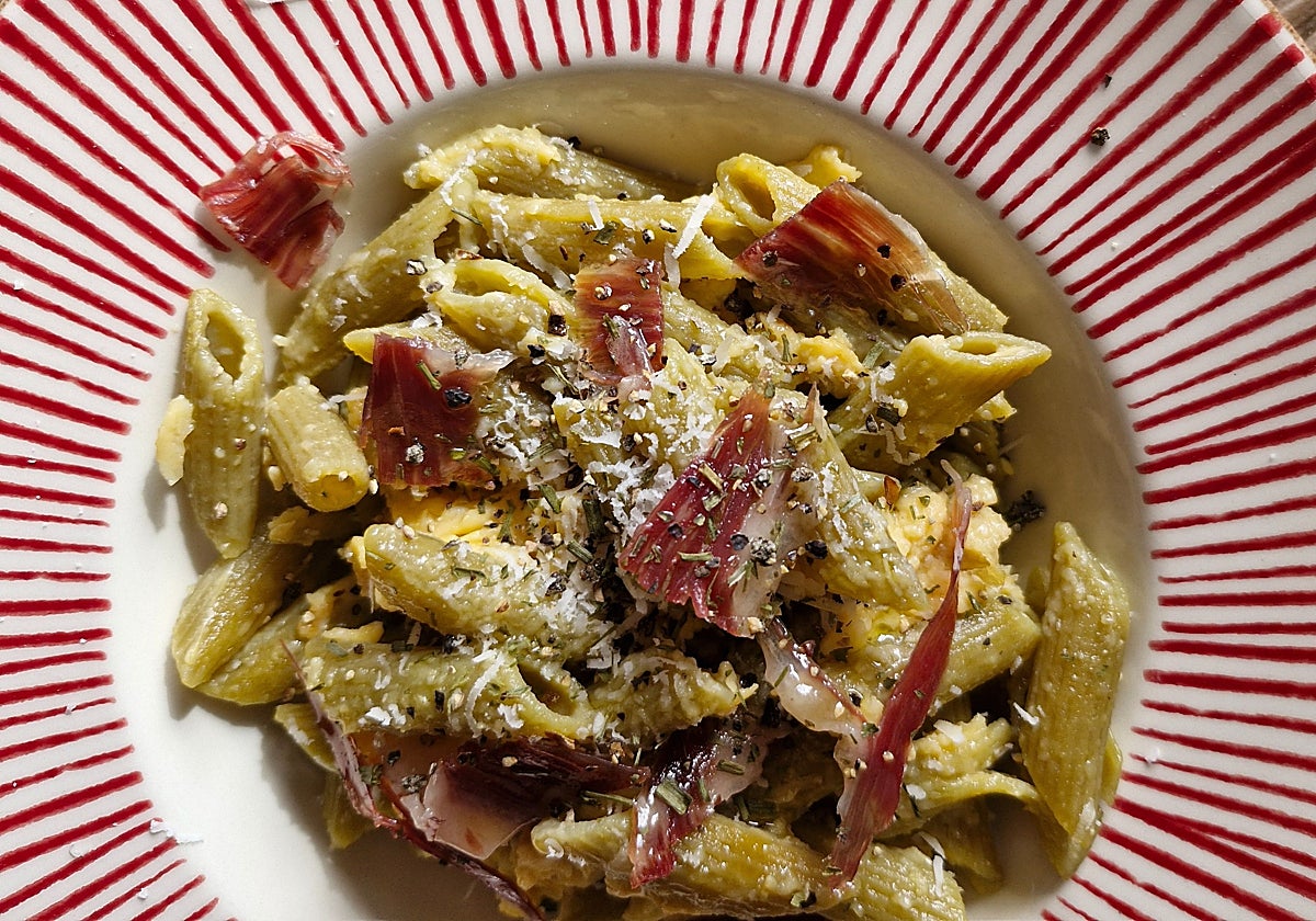 Pasta de guisantes a la carbonara más ibérica