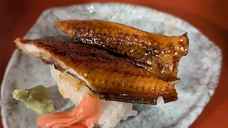 Nigiri de anguila de La Hermandad del Sushi