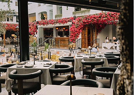 Imagen secundaria 1 - Imágenes de Leña, el restaurante de Dani García en Puente Romano, en Marbella