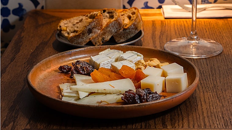 El rincón de El Pimpi, el nuevo espacio íntimo dentro de la mítica bodega malagueña