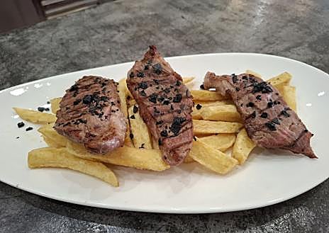 Imagen secundaria 1 - Entrecot de novillo argentino, presa ibérica y carrilada estofada