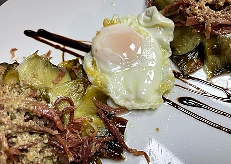 Imagen secundaria 1 - Diferentes opciones de alcachofas a la Montillana en Más Solera (Córdoba)