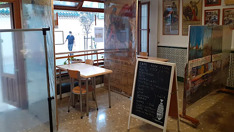 Su sala es un recorrido por la historia de Málaga