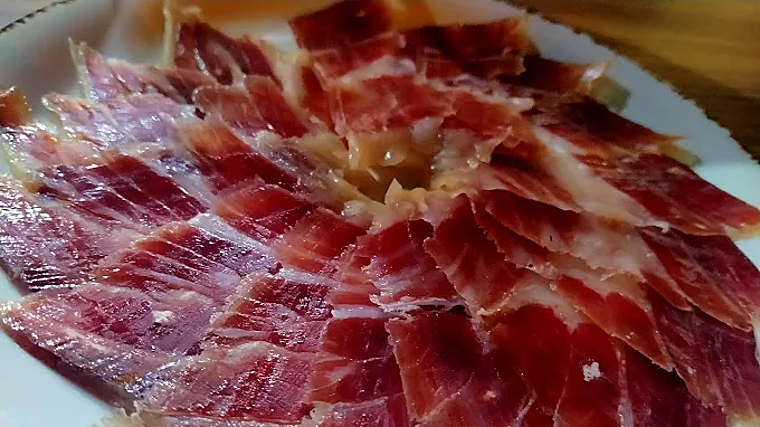 Jamón recién cortado de Los Alcalareños, en Los Remedios