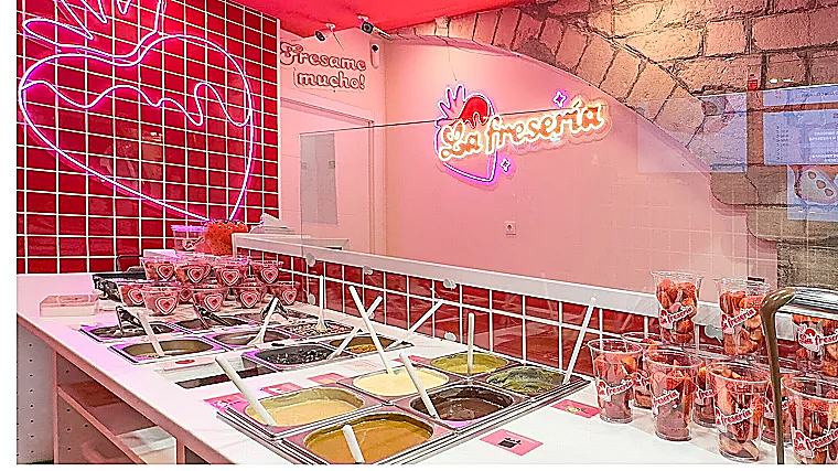 It's completely customizable, with tons of toppings and sauces to choose from.