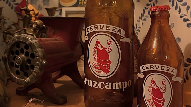 Velhas garrafas de cerveja Cruscampo