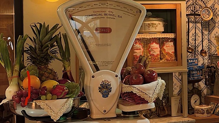 Elementos decorativos vintage neste estabelecimento em Cañete de las Torres (Córdoba)