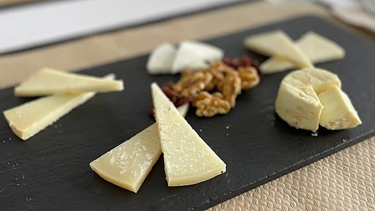 Tábua de queijos no restaurante Los Balanchares (Zueros)