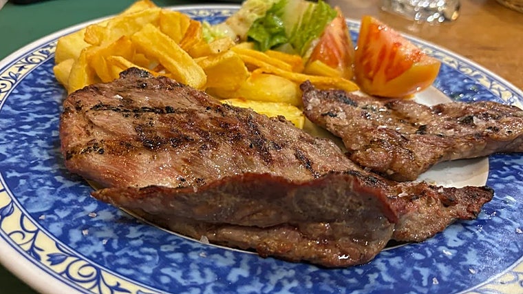 Seleção de carnes em Los Palancos de Sujeros