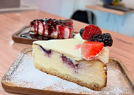 Imagem Secundária 1. Conhecida pelas xícaras de café com biscoitos, esta cafeteria oferece um verdadeiro sortimento de doces. 