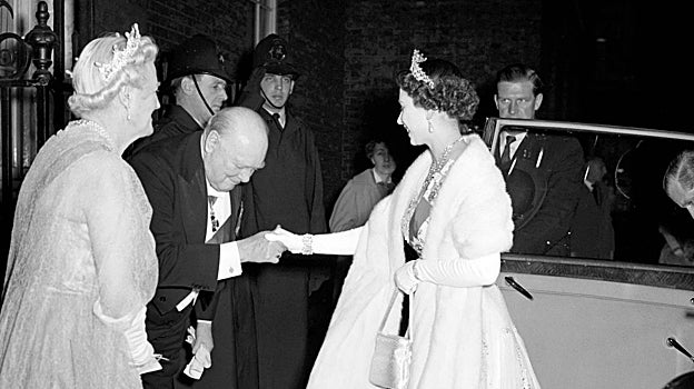 De Churchill a Truss: los 15 primeros ministros que ha visto pasar por Downing Street la reina Isabel II