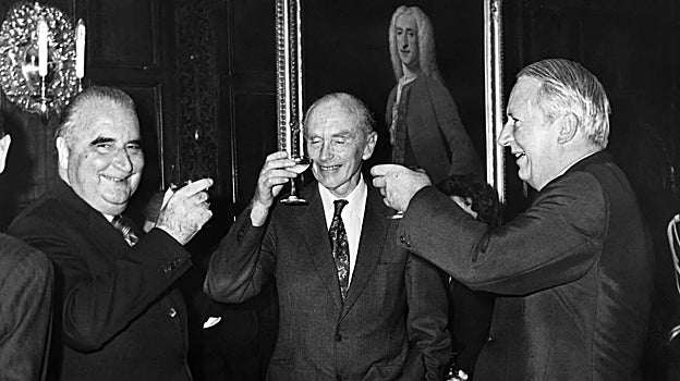 De Churchill a Truss: los 15 primeros ministros que ha visto pasar por Downing Street la reina Isabel II