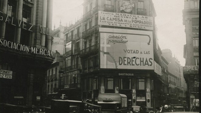 Madrid, noviembre de 1933. Plaza de Canalejas. Propaganda electoral de Acción Popular