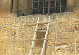 La escalera del Santo Sepulcro que lleva 3 siglos en el mismo lugar y que podría desatar una guerra religiosa