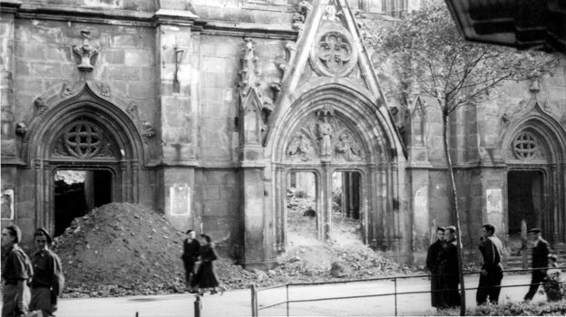 Iglesia de San Lorenzo, en Gijón, destruida por los marxistas en octubre de 1934