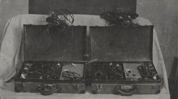 Equipos de radio incautados a los espías comunistas tras su detención en 1944