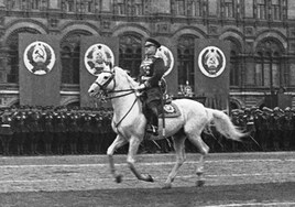 La excepción de Rusia: ¿por qué el Kremlin celebra el desfile del Día de la Victoria sobre Hitler el 9 de mayo?