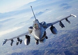 La verdad (y las características) del caza F-16: el 'abuelo' letal que promete arrasar a Putin en Ucrania