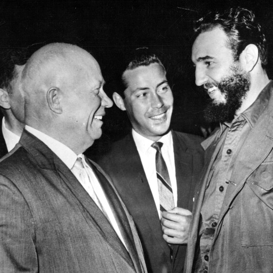 Kruschev y Castro, en 1960, tras mantener una reunión