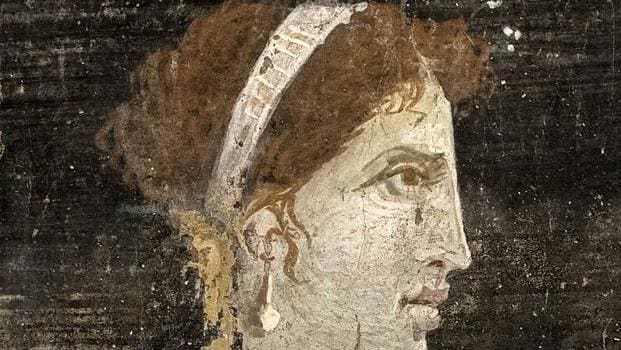 Posiblemente un retrato póstumo de Cleopatra con el pelo rojo y sus facciones distintivas,