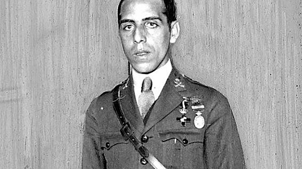 El teniente Casado, único superviviente de Igueriben