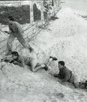 Imagen secundaria 2 - El fotógrafo Benno Rothenberg fue el fotoperiodista oficial en la Guerra de la Independencia israelí. Documentó tanto el conflicto bélico, como los entrenamiento de la Haganá, y posteriormente de las FDI, en 'Camp Yona' situado en las playas de Tel Aviv. Las imágenes que aparecen en este artículo datan de 1947.