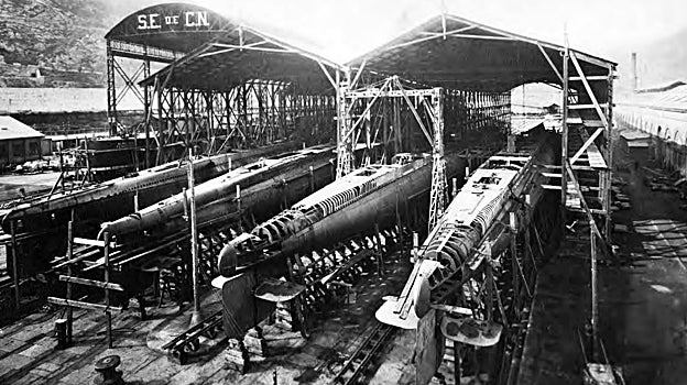 Cuatro de los seis submarinos de clase C que se construyeron simultáneamente en 1928