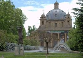 Los historiadores, contra la demolición del Monumento a los Caídos planteada por Bildu en Pamplona: «Es una aberración»