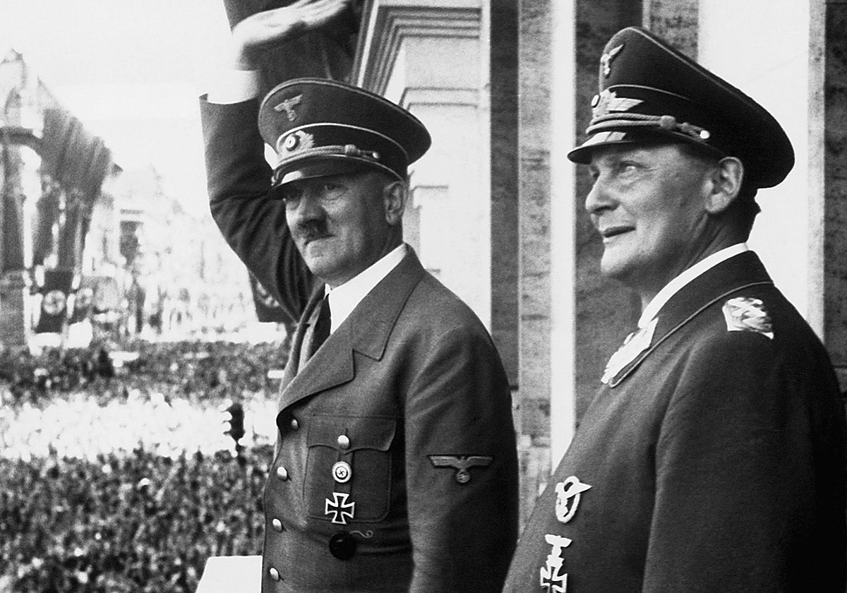 Hitler, con la Cruz de Hierro