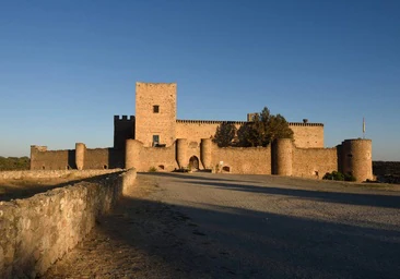 Santiago Segura y José Mota, tras la nueva vida del castillo medieval de Pedraza
