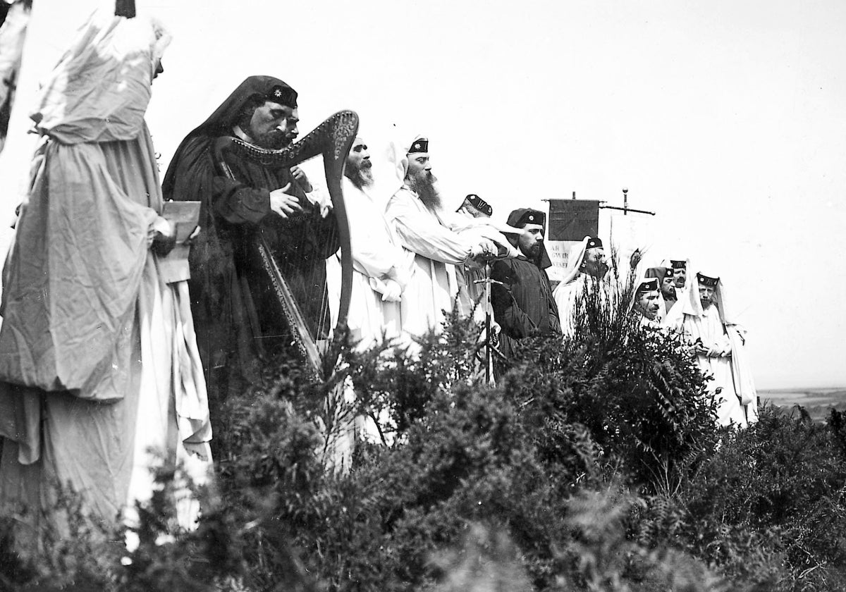 Fiesta neopagana de una agrupación de druidas en 1911, en Gran Bretaña