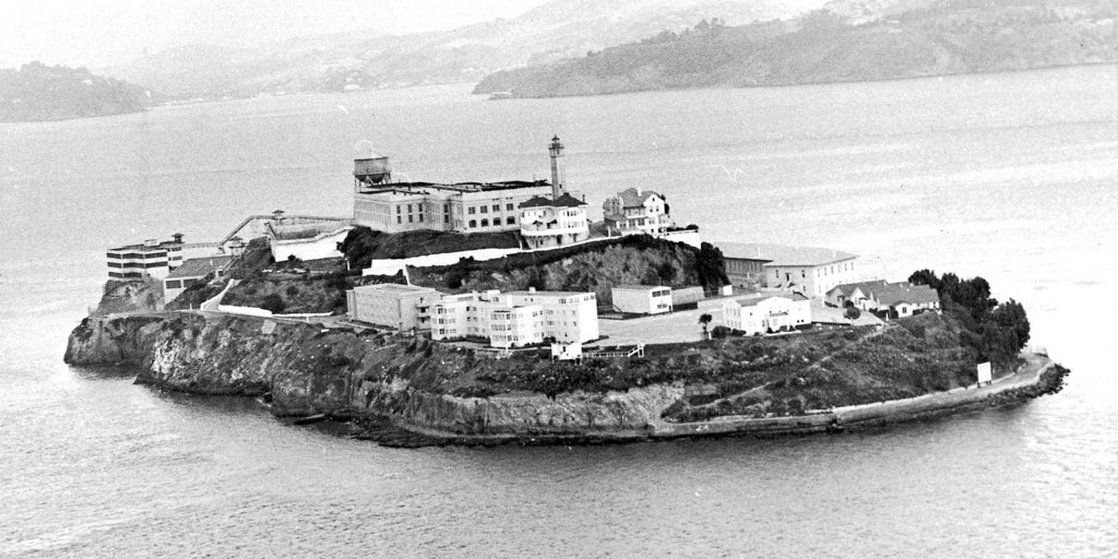 El desconocido pasado español de la cárcel de Alcatraz que Trump quiere reabrir