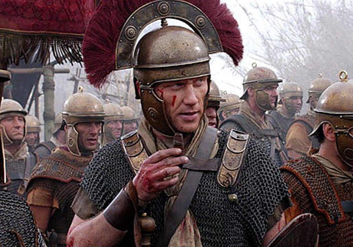 Escena de la serie 'Roma' en la que aparecen varios legionarios romanos