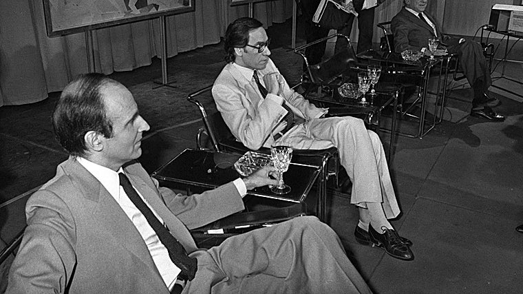 Alfonso Guerra Y Santiago Carrillo