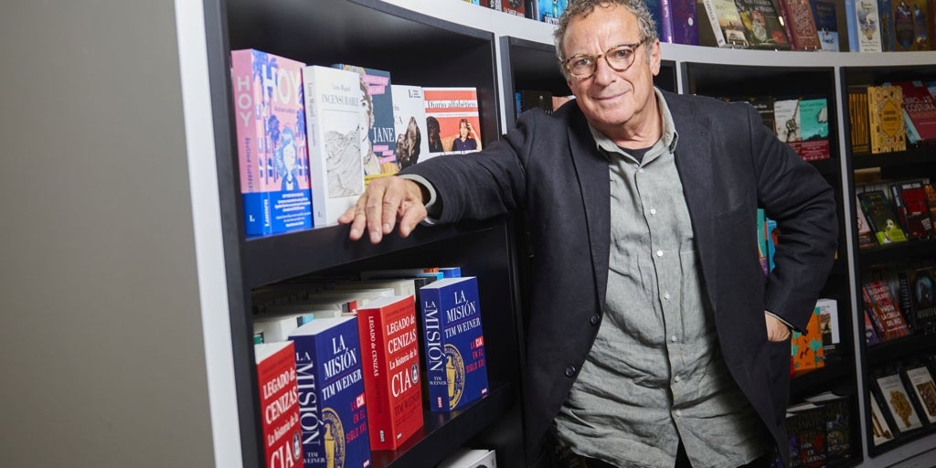 Tim Weiner: «Robar los planes de invasión de Ucrania a Putin fue un gran éxito de la CIA»