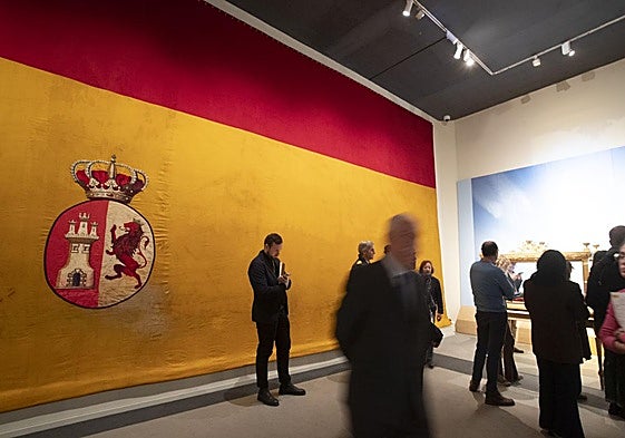 El gigantesco tesoro histórico de seis metros que la Armada expone por primera vez en décadas