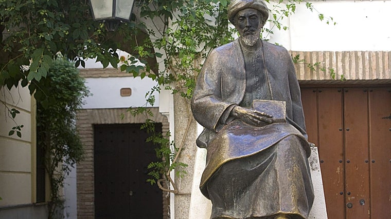 Estatua de Maimónides