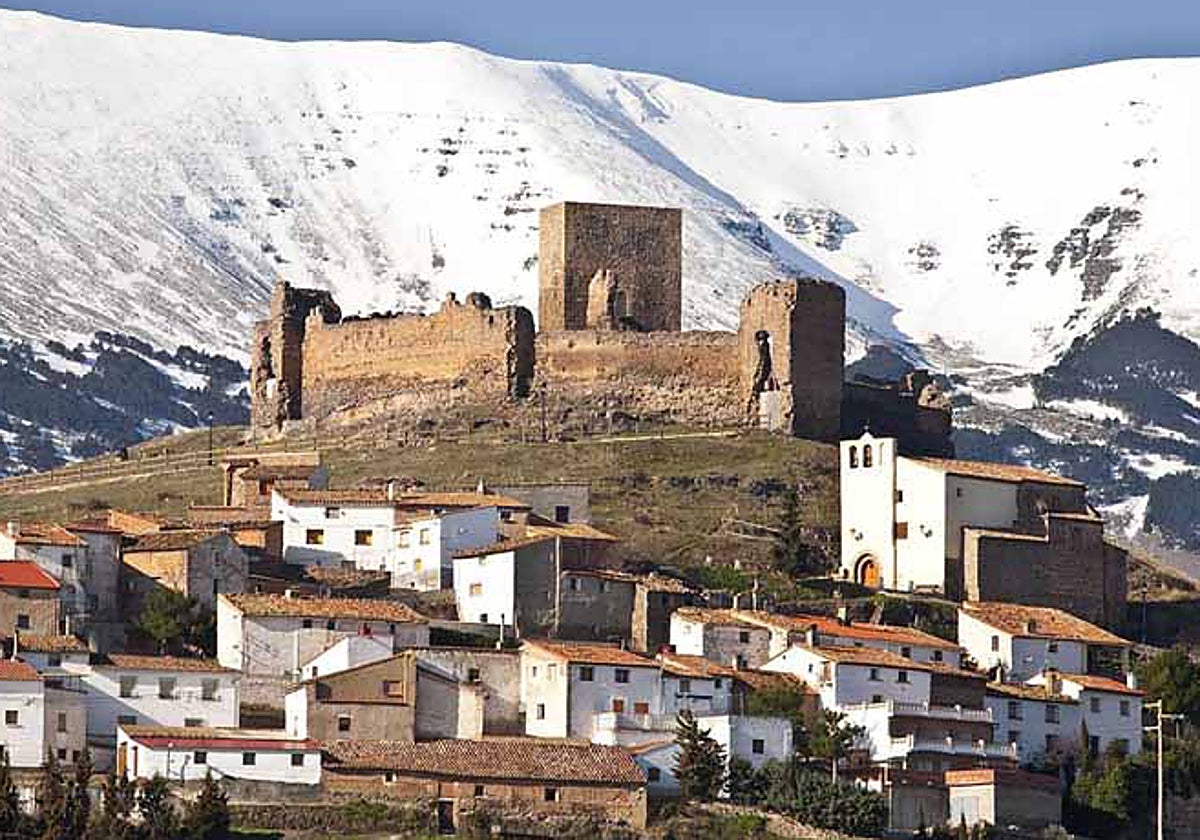 İkincil resim 1 - Komşuların ve Cadılık Müzesi'nin bu görüntülerinde de görülebileceği gibi, cadı kültü Trasmoz'un alamet-i farikasıdır.
