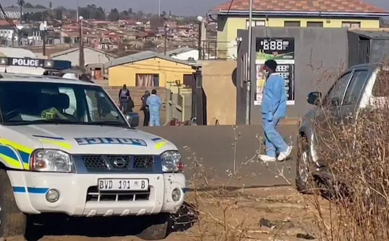 Al menos 19 muertos en dos tiroteos en bares de Sudáfrica