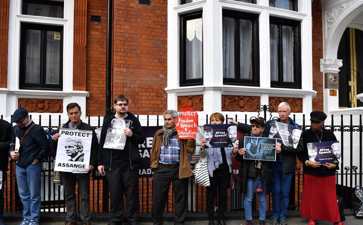 Protesta a favor del fundador de Wikileaks, Julian Assange