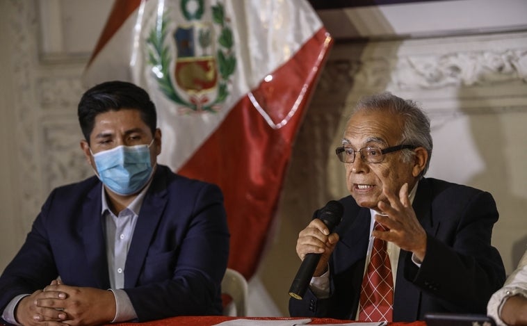 La renuncia del primer ministro de Perú agrava la crisis política del Gobierno de Castillo