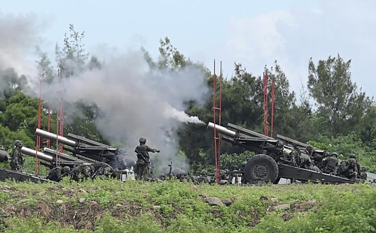 Taiwán inicia un simulacro de artillería con fuego real en medio de las maniobras de China