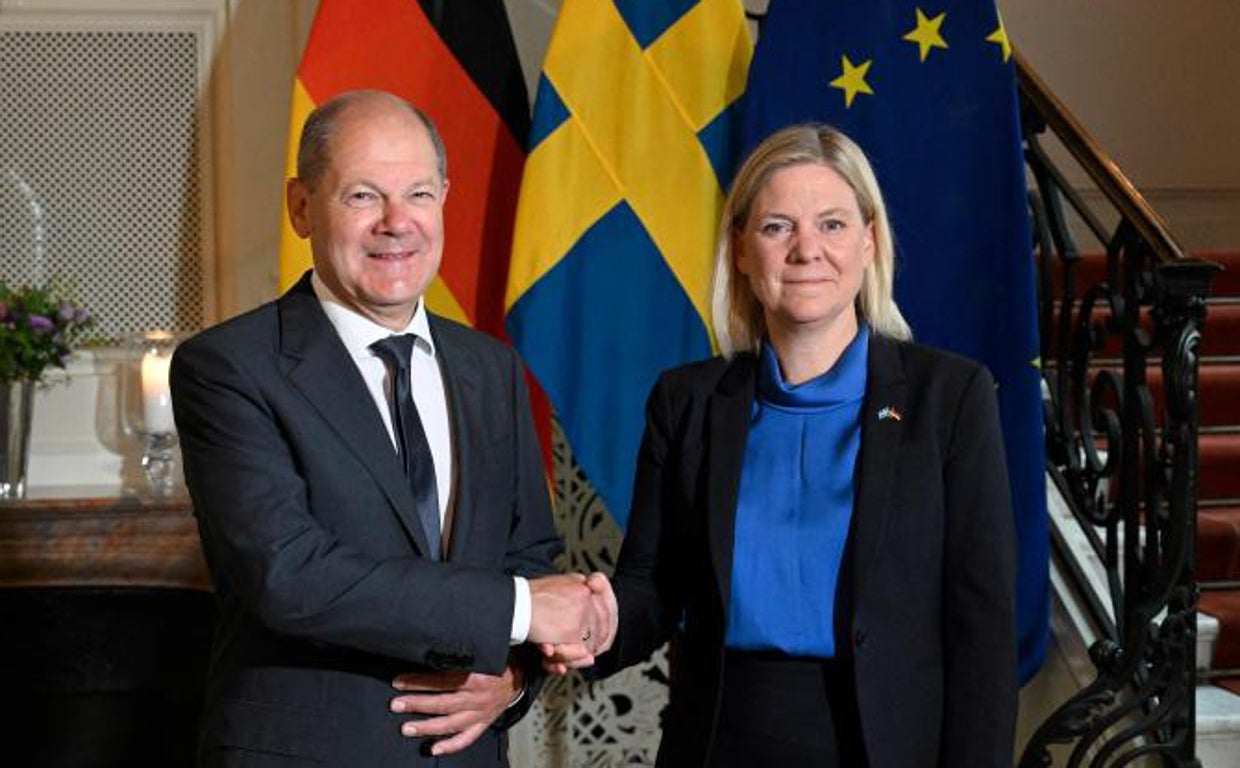 El canciller alemán Olaf Scholz es recibido por la primera ministra de Suecia, Magdalena Andersson, en Saga House, residencia oficial del primer ministro sueco, en Estocolmo