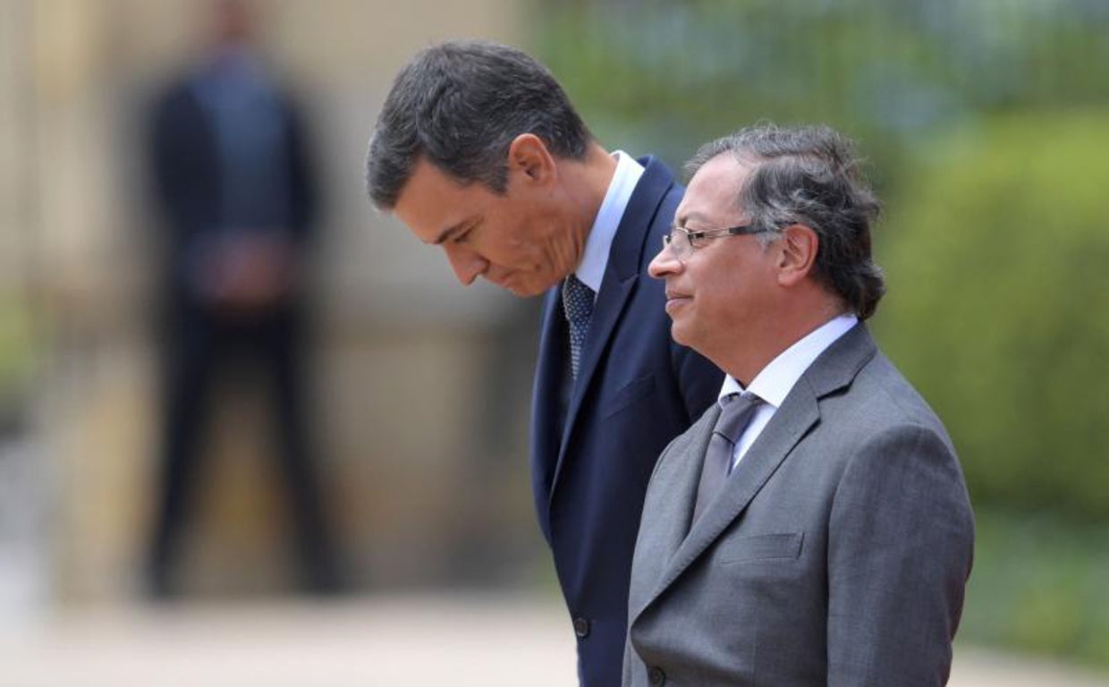 Pedro Sánchez junto al presidente de Colombia, Gustavo Petro