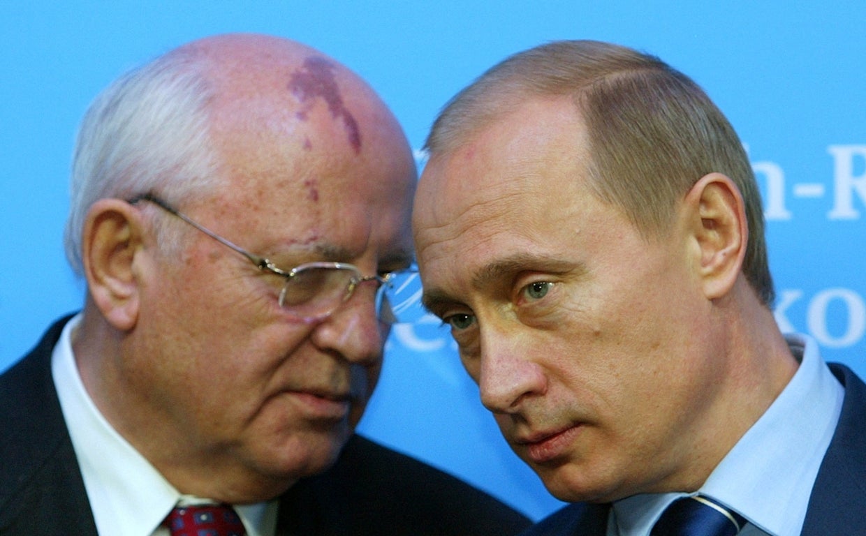 Gorbachov y Putin en una foto de archivo