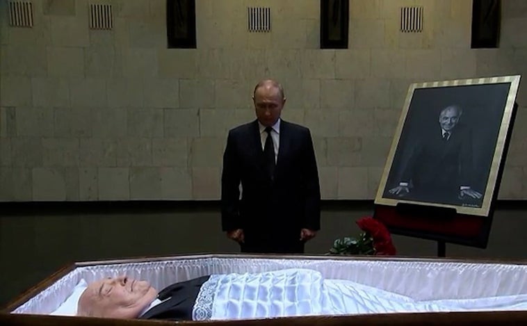 Putin despide a Gorbachov con honores pero sin asistir a su funeral