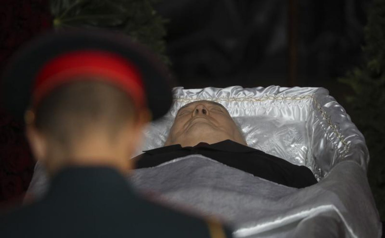 El último presidente de la URSS, en la capilla ardiente