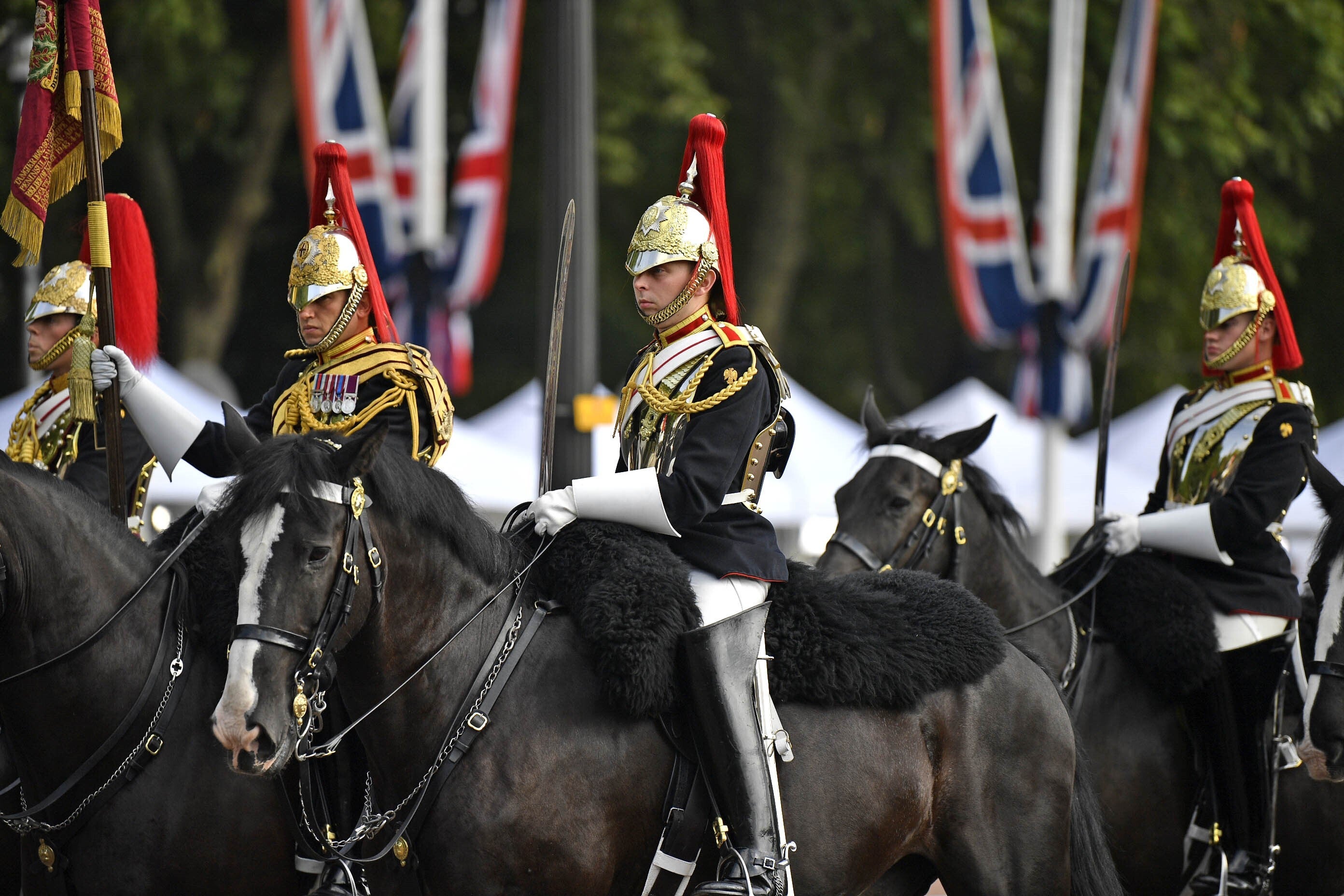 La Caballería Real en las afueras del Palacio de Buckingham (Londres).