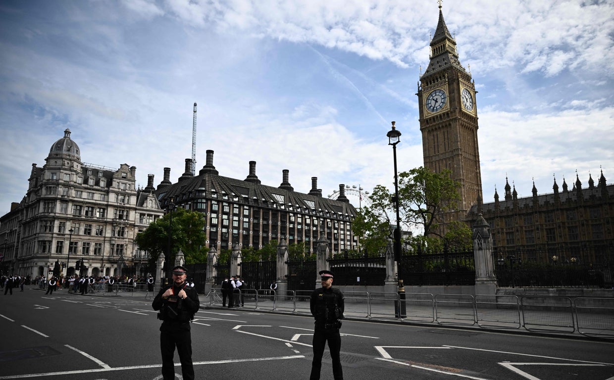 Londres se blindará con el mayor dispositivo de seguridad de su historia para recibir los restos de Isabel II